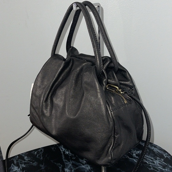 HOBO Handbag Darling 100% Leather Black Shoulder Crossbody Bag AUTHENTIC NWT - Picture 4 of 9